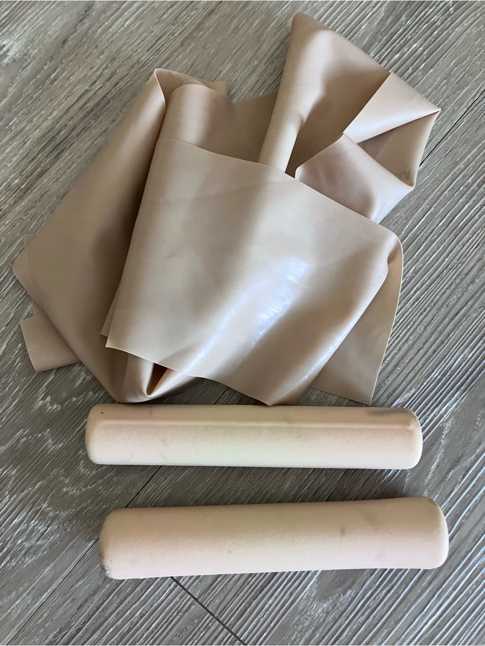 Pink Pop-sugar Pilates equipment- 2lb weight and medium band